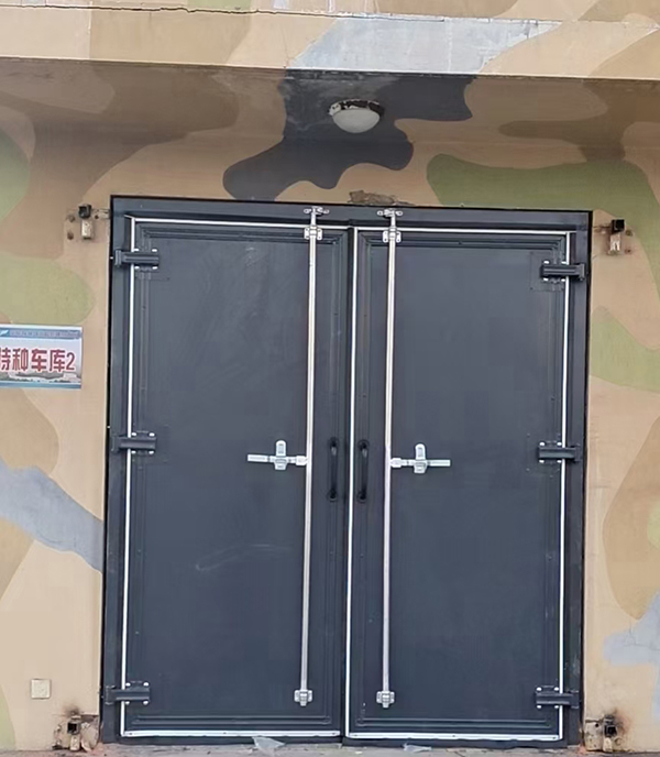 温泉工业平开门