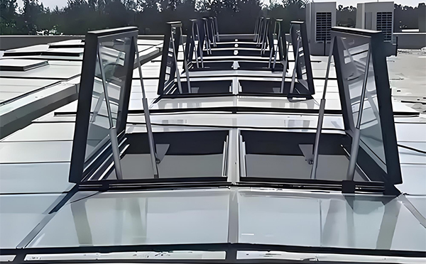 温泉排烟窗 温泉排烟窗