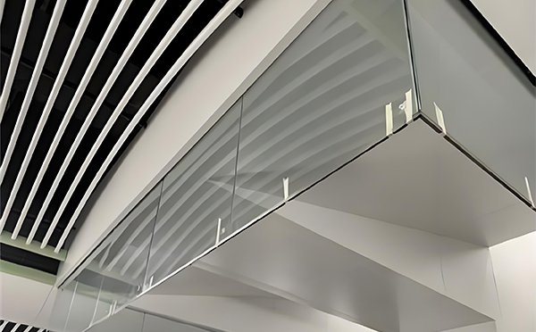 温泉玻璃挡烟垂壁