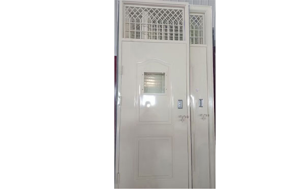 温泉学校教室门