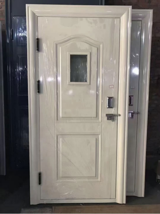 温泉学校教室门