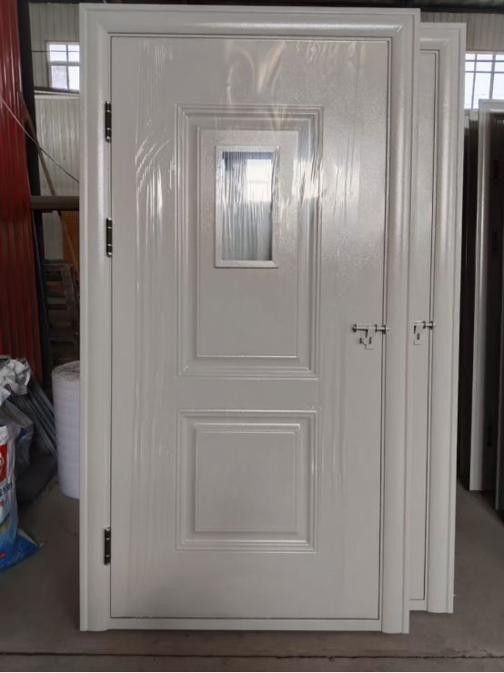 温泉学校教室门