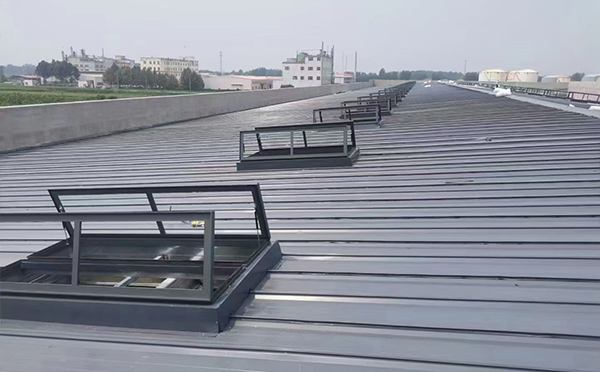 某中学室内体育馆温泉排烟窗改造项目