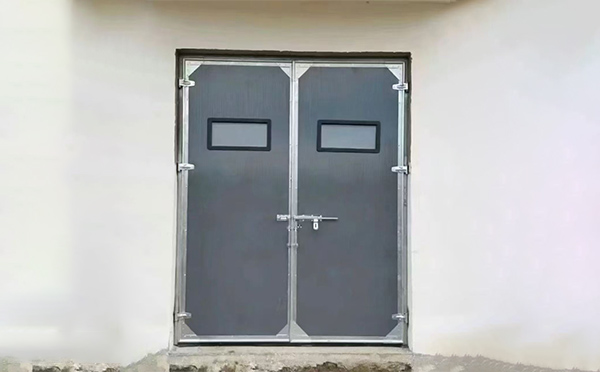 温泉工业门在高温作业区域的运行表现